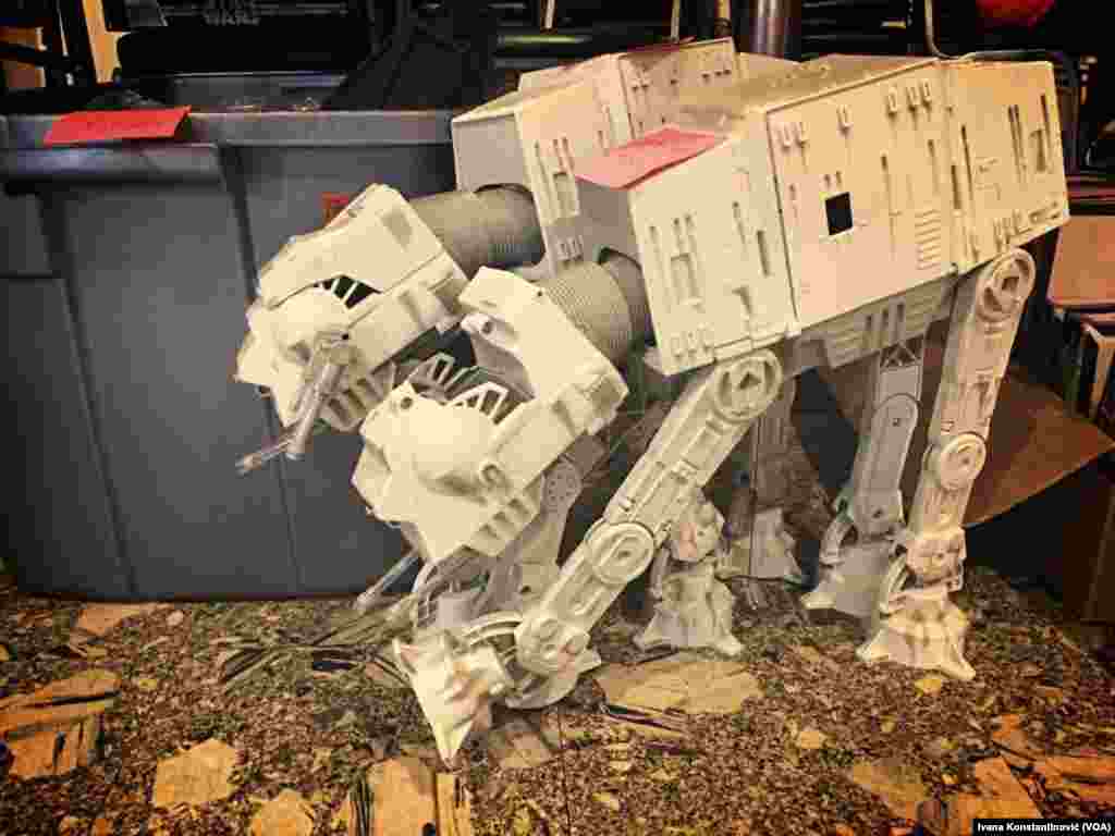 "AT - AT hodačica", vozilo Imperijalne vojske