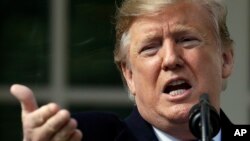 Predsednik SAD Donald Tramp prograšava vanredno stanje u govoru u Beloj kući, 15. februar 2019.