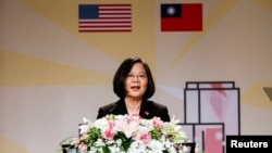資料照：台灣總統蔡英文在訪問南美邦交國途徑洛杉磯時發表講話。（2018年8月12日）