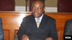 VaBernard Manyenyeni