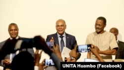 Da esquerda para a direita: Abel Chivukuvuku, Adalberto Costa Júnior, Filomeno Vieira Lopes na presentação da Frente Patriótica Unida. Luanda, Angola. 5 de Outubro 2021