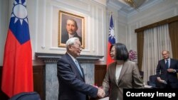 台灣總統蔡英文2018年11月12日接見代表總統出席APEC組織會議的代表張忠謀（ 台灣總統府發布）