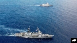 Kapal-kapal perang AS dan Filipina melakukan latihan militer bersama di Laut China Selatan 23 November 2023 lalu. 