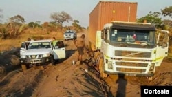 Exemplo da situação precária das estradas do Moxico que o governo quer dividir em duas novas províncias