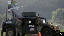 ARHIVA - Američki pripadnici KFOR-a u Leposaviću (Foto: AP/Bojan Slavković)