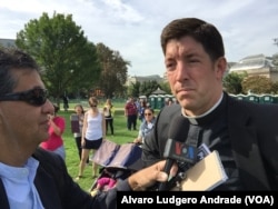 Andrew Royalsà direita