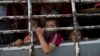 Tramp migrantima: Vratite se kućama i tražite vize