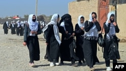 در حال حاضر افغانستان یگانه کشور در جهان است که در آن دختران از رفتن به مکاتب متوسطه، لیسه و دانشگاه محروم شده اند.