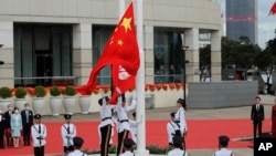 香港金紫荊廣場舉行升旗儀式紀念香港主權移交中國23週年。（2020年7月1日）