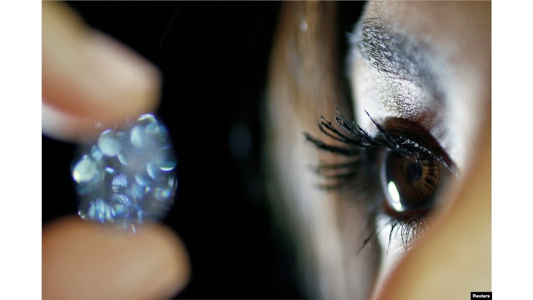 The diamond will be sold at Sotheby's Magnificent Jewels and Jadeite auction in Hong Kong on April 5.