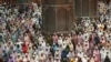 Umat ​​Islam Indonesia melaksanakan salat tarawih untuk menandai malam pertama bulan suci Ramadan, di Masjid Istiqlal di Jakarta.&nbsp;