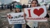 مسلمانان در برخی کشورها تصاویر مکرون را آتش زدند