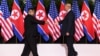 Severnokorejski lider Kim Džong Un i američki državni sekretar Majk Pompeo na sastanku u Pjongjangu, 9. maj 2018.