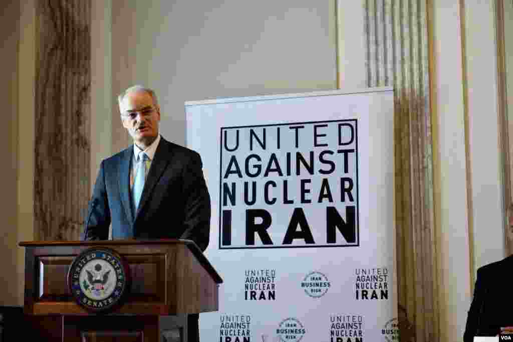 هیو داگان، نماینده ویژه ریاست جمهوری آمریکا در امور گروگان‌ها تاکید کرد: امنیت شهروندان آمریکایی در اولویت اول دولت پرزیدنت ترامپ است و ما همه ابزارها را برای بازگرداندن گروگان‌ها به کار می‌گیریم.