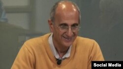 کاووس سیدامامی استاد دانشگاه و فعال محیط زیست که در ایران در زندان به طرز مشکوکی درگذشت. 