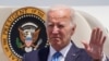 Presiden AS Joe Biden turun dari Air Force One dalam perjalanan kembali ke Washington, di Pangkalan Gabungan Andrews di Maryland, AS, 23 Juli 2024. (Ken Cedeno/REUTERS)