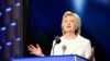 Hillary Clinton oo aqbashay musharaxnimada xisbiga dimoqraadiga. Philadelphia, July 28, 2016. (A. Shaker/VOA)