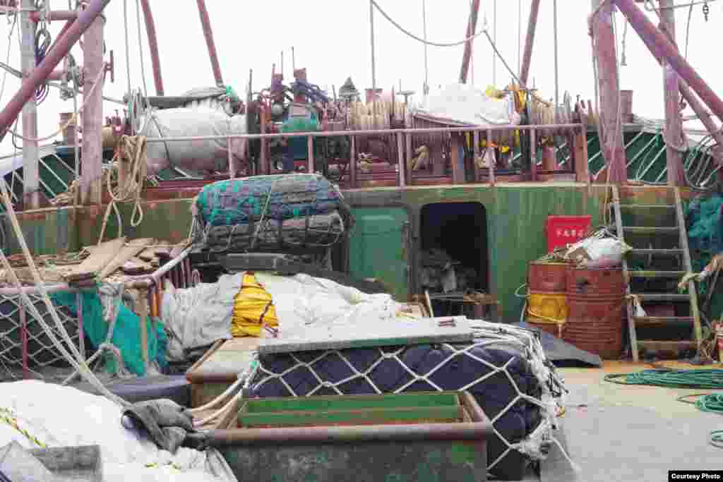 Fishing equipment aboard a suspected Chinese vessel that got stuck on a protected reef in the Philippines, April 8, 2013. (Tubbataha Management Office)