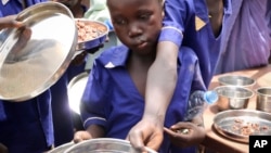Podela hrane gladnima u Južnom Sudanu