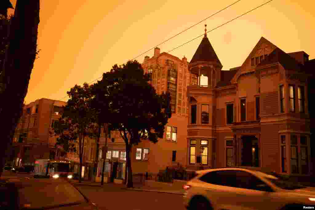 Yangınların ardından California eyaletindeki San Francisco kentinde gökyüzü turuncu renge büründü, 9 Eylül 2020. 