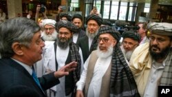 تاس، خبرگزاری دولتی روسیه روز جمعه به نقل از ضمیر کابلوف گزارش داده است که آنان نمی‌تواند به تنهایی طالبان را در این نشست دعوت ‌کنند.