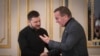 Presidenti ukrainas Volodymyr Zelensky mirëpret Ministrin gjerman të Mbrojtjes, Boris Pistorius në Kiev, më 14 janar, 2025/AP