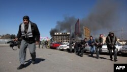 بر اساس گزارش سازمان گزارشگران بدون مرز، امسال دو خبرنگار و هفت کارمند رسانه‌یی در افغانستان کشته شده اند