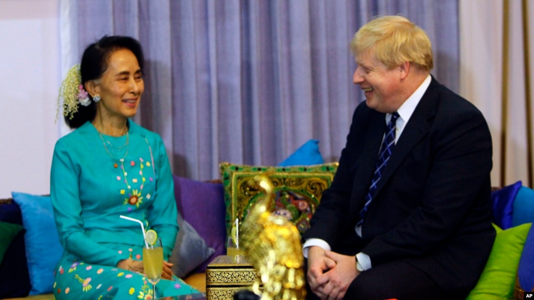 ၀န်ကြီး Boris Johnson ၂၀၁၇ ဇန်နဝါရီတုန်းက မြန်မာနိုင်ငံကို လည်ပတ်စဉ် 