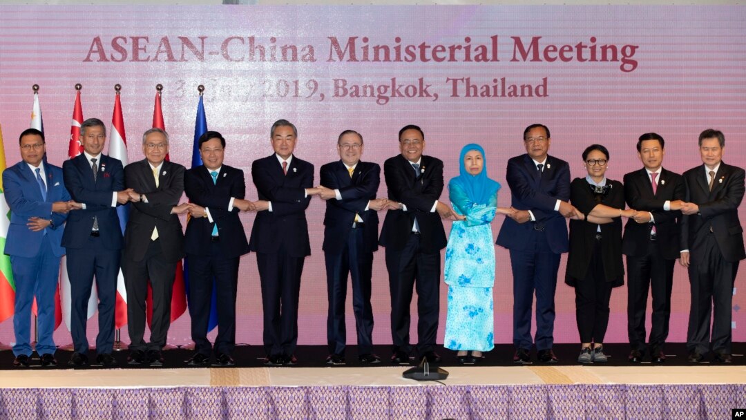 ထိုင်းနိုင်ငံ ဘန်ကောက်မြို့တော်မှာ ASEAN စည်းဝေးပွဲ ကျင်းပစဉ် (ဓာတ်ပုံ-AP)