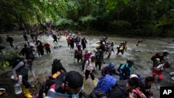 ཝེ་ན་ཛུ་ལ་དང་ཧེ་ཊིའི་སྐྱབས་བཅོལ་བ།