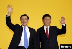 中國領導人習近平與時任台灣總統馬英九在習近平舉行峰會。（2015年11月7日）