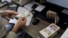 هکی که جمهوری اسلامی گزارش نکرد؛ پولیتیکو: حکومت به عوامل بزرگترین‌ هک نظام بانکی ایران میلیون‌ها دلار باج داد