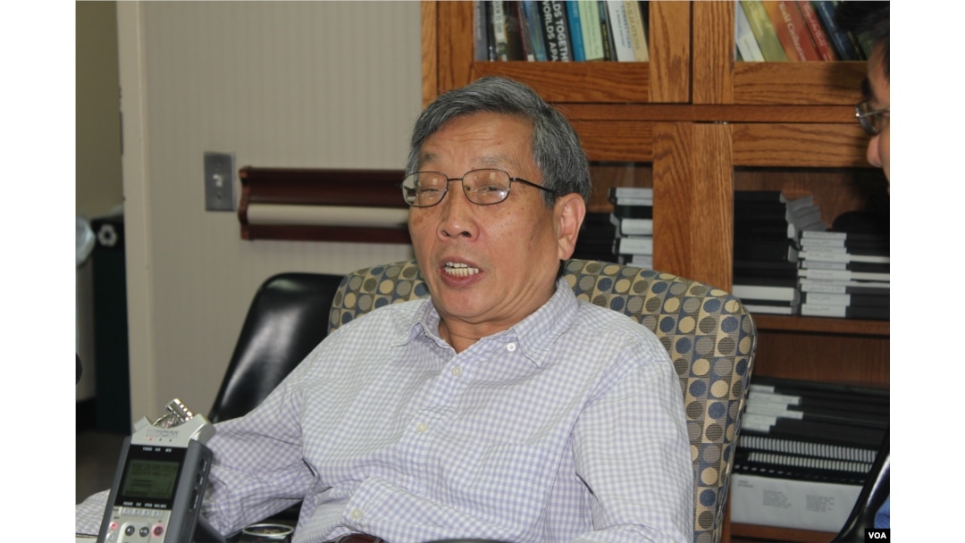 長期觀察中國政治的中國事務專家胡平