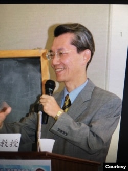 位於台北的台大政治系榮譽教授明居正