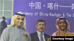 在這張未註明日期的照片中，阿不都吉力力·海利力 (Abdujelil Helil) 是維吾爾商人。 （照片由其家人提供）