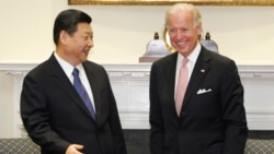 時任美國副總統拜登在白宮接待到訪的時任中國國家副主席習近平。(美聯社2012年2月14日)