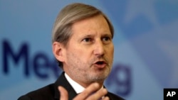 Podržaćemo otvaranje više poglavlja sa Srbijom u drugoj polovini godine ukoliko nastavi sa reformama: Johanes Han