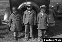 Left to right: Newton Poolaw (Kiowa), Jerry Poolaw (Kiowa), Elmer Thomas “Buddy” Saunkeah (Kiowa). Mountain View, Oklahoma, ca. 1928. 57FK1. © 2014 Estate of Horace Poolaw. Reprinted with permission.