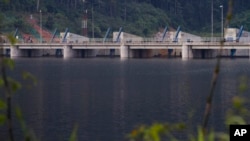 寮國中部南屯河上的南屯 2 號水壩。 （資料照片，2010年10月24日）