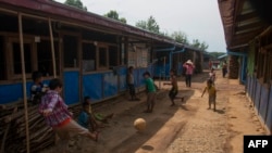 မြစ်ကြီးနားမြို့အနီးက စစ်ရှောင်စခန်း