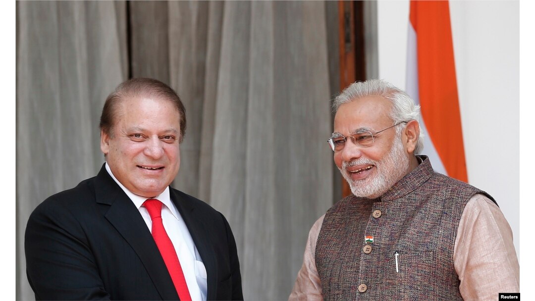 Indian, Pakistani Leaders Meet in New Delhi