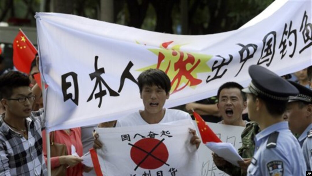中國抗議者表達對日本宣稱擁有釣魚島主權的憤怒