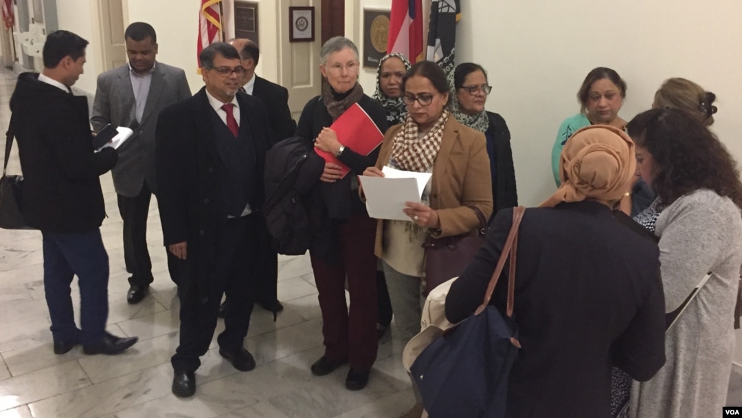 Faith leaders and other advocates gathered on Capitol Hill, Feb. 28, 2018, to urge lawmakers to pass legislation punishing Myanmar's government and demanding better treatment of the country's Muslim minority. (M. Bowman/VOA)
