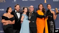 เหล่าศิลปินจากภาพยนตร์ "Emilia Perez" ที่งานประกาศรางวัลลูกโลกทองคำที่โรงเเรม Beverly Hilton ในเเคลิฟอร์เนีย วันที่ 5 ม.ค. 2025