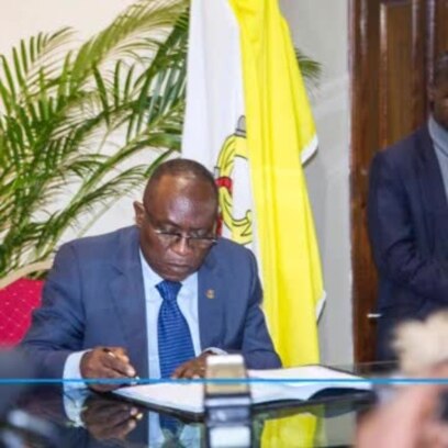 Mubake alobi Fayulu alongaki mpe asengi Table ronde