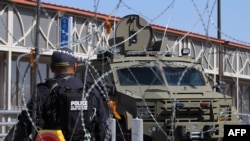 美國海關及邊境保衛局特工在美墨邊境執勤。 （資料照片）