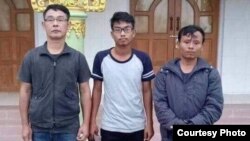 ဖမ်းဆီးခံထားရတဲ့ သတင်းထောက်သုံးဦး။ ဓာတ်ပုံ- DVB