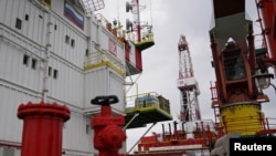 ARHIVA - Deo naftne platforme kompanije Lukoil u Baltičkom moru (REUTERS/Vitaly Nevar)