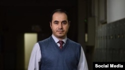 وال استریت جورنال در سرمقاله خود برای سلامت حسین رونقی ابراز نگرانی می‌کند و می‌نویسد جرم او در واقع این بود که توجه جهانیان را، از جمله از طریق این روزنامه، به نقض حقوق بشر هموطنان خود‌ جلب کرد.