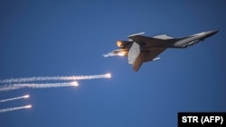 中國空軍殲-16戰機